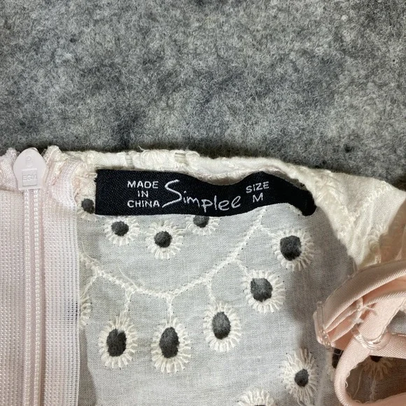 Simplee Dress Women's M Pink Lace Embroidered V Neck Pearl Buttons Baby Doll Y2K - Picture 11 of 13